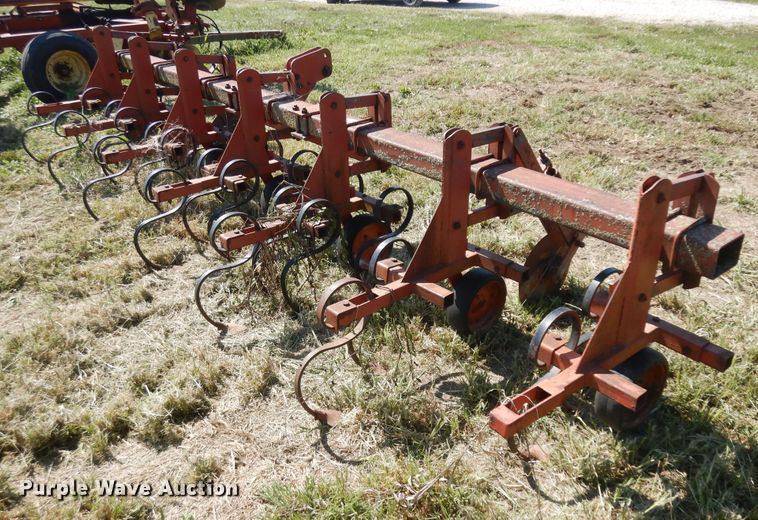 image for item KU9170 BMB RC-4-40  row crop cultivator