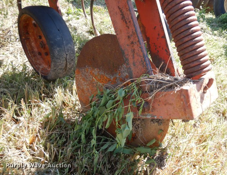 image for item KU9170 BMB RC-4-40  row crop cultivator