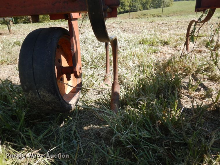 image for item KU9170 BMB RC-4-40  row crop cultivator