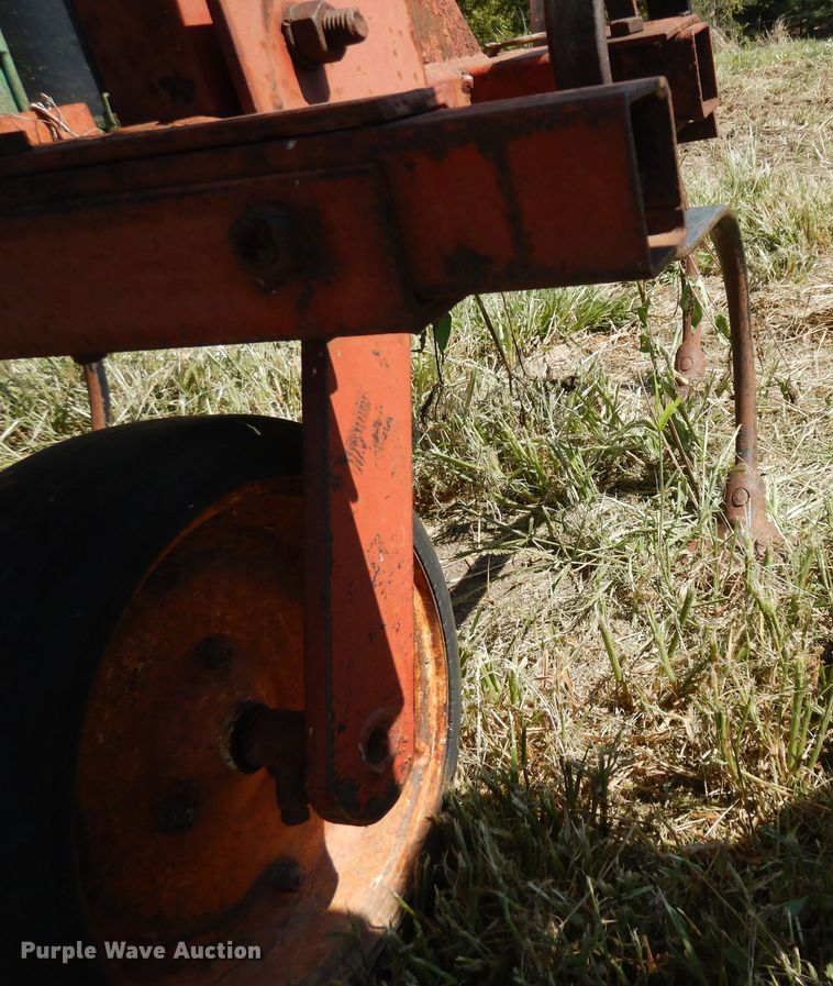 image for item KU9170 BMB RC-4-40  row crop cultivator