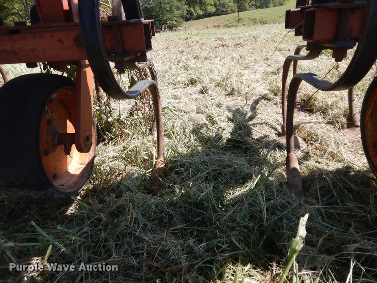 image for item KU9170 BMB RC-4-40  row crop cultivator