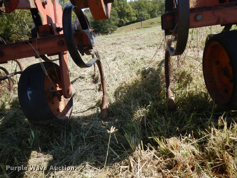 image for item KU9170 BMB RC-4-40  row crop cultivator