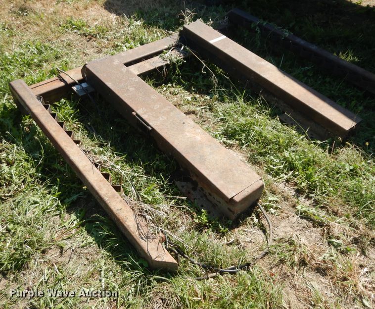 image for item KU9177 DewEze 660  bale hoist