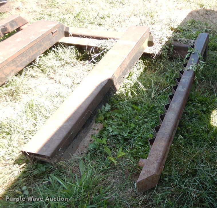 image for item KU9177 DewEze 660  bale hoist