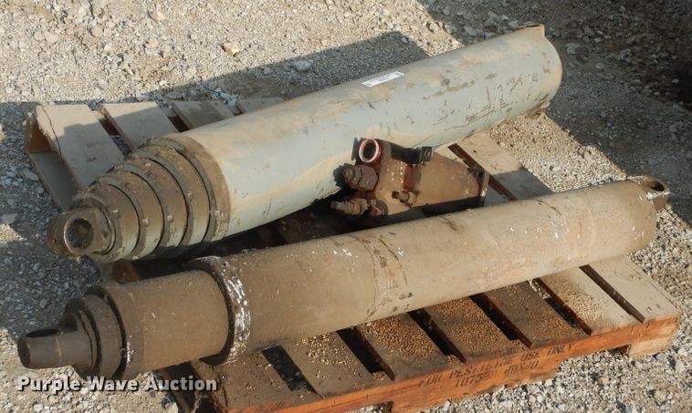 image for item KV9082 (2) dump truck hoist cylinders