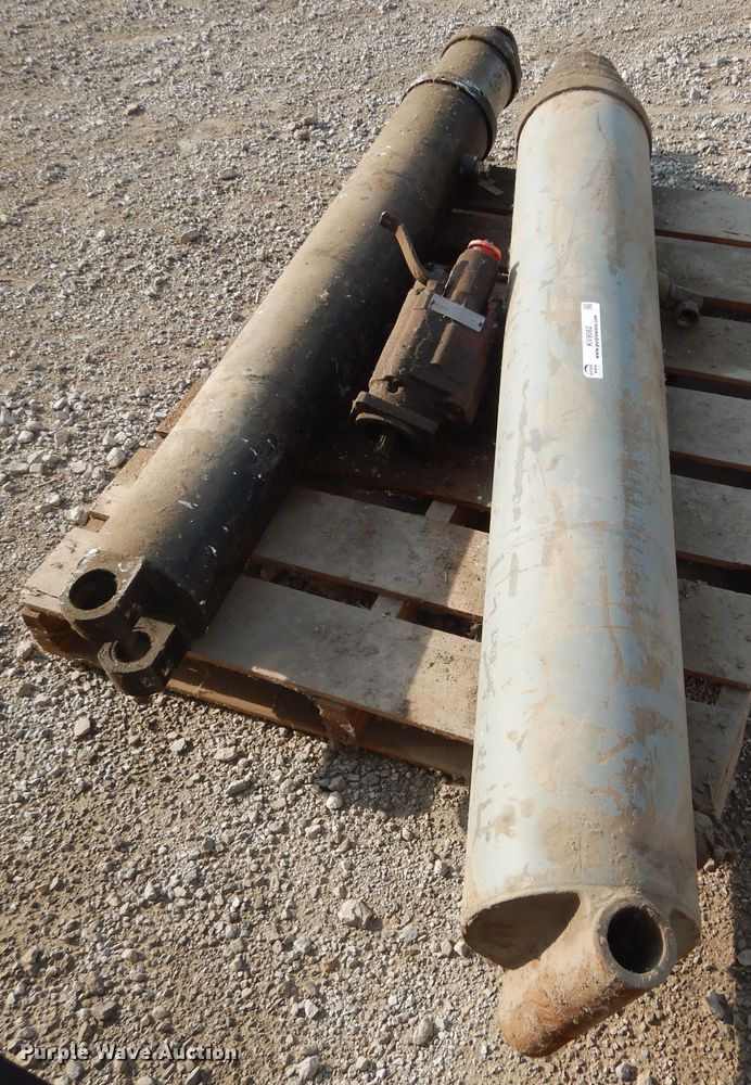 image for item KV9082 (2) dump truck hoist cylinders