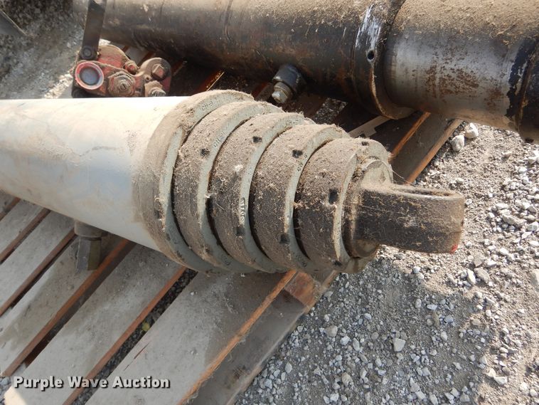 image for item KV9082 (2) dump truck hoist cylinders