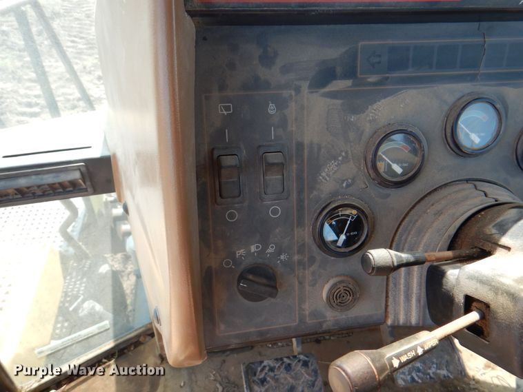 image for item KX9405 1993 Caterpillar Challenger 75C  tractor