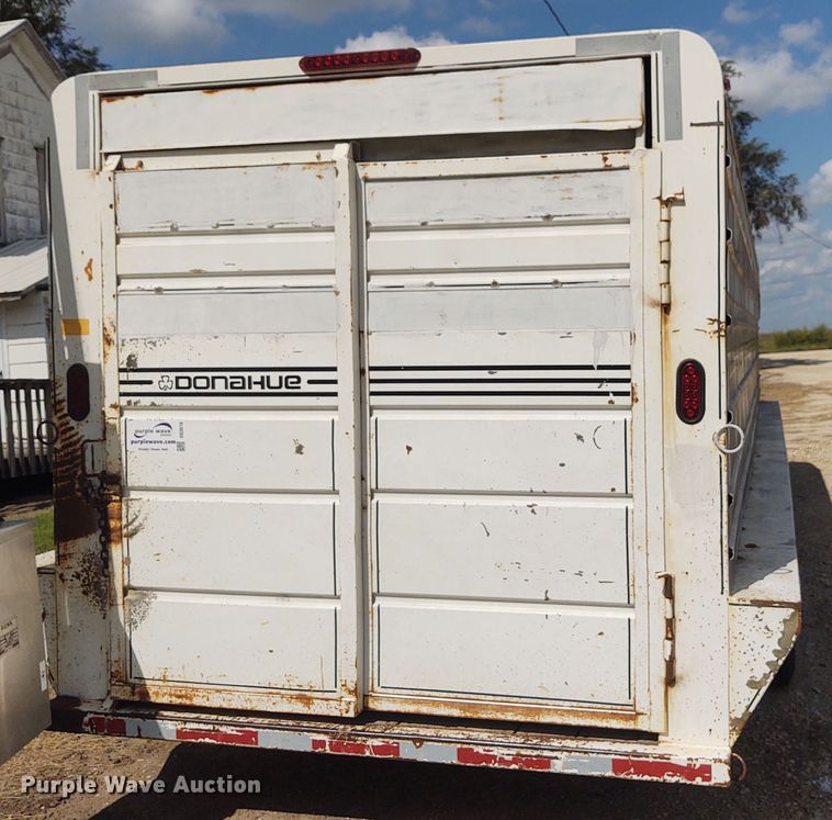 image for item DG3516 2006 Donahue  livestock trailer