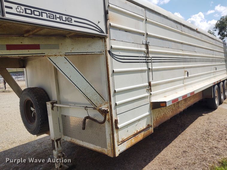 image for item DG3516 2006 Donahue  livestock trailer