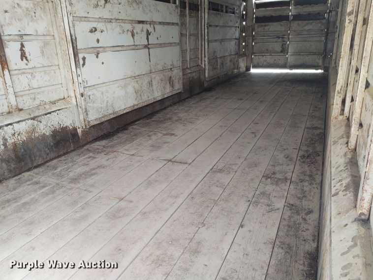 image for item DG3516 2006 Donahue  livestock trailer