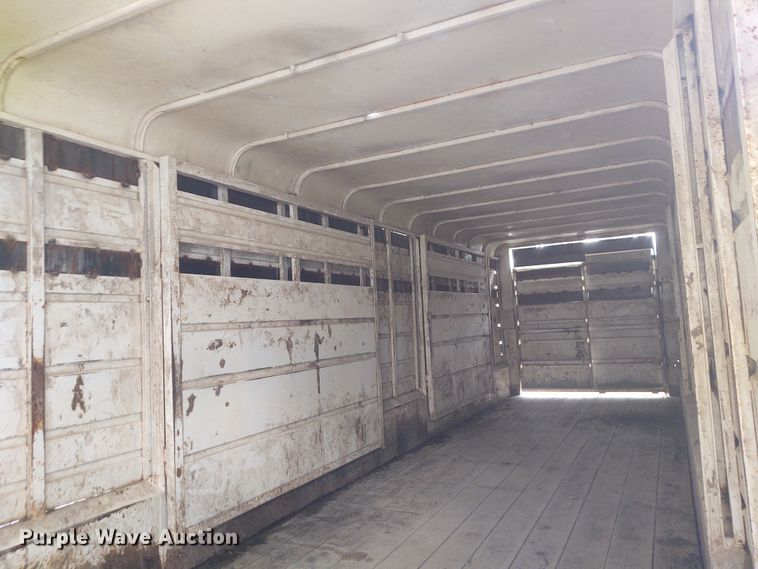 image for item DG3516 2006 Donahue  livestock trailer