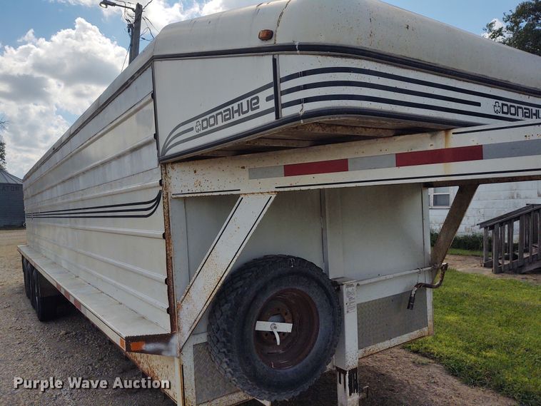 image for item DG3516 2006 Donahue  livestock trailer