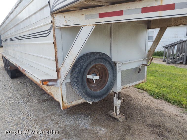 image for item DG3516 2006 Donahue  livestock trailer