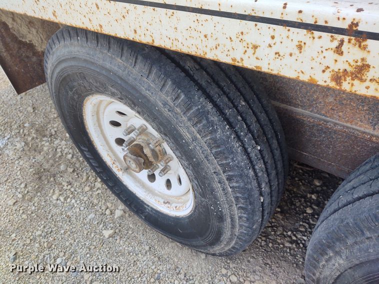 image for item DG3516 2006 Donahue  livestock trailer