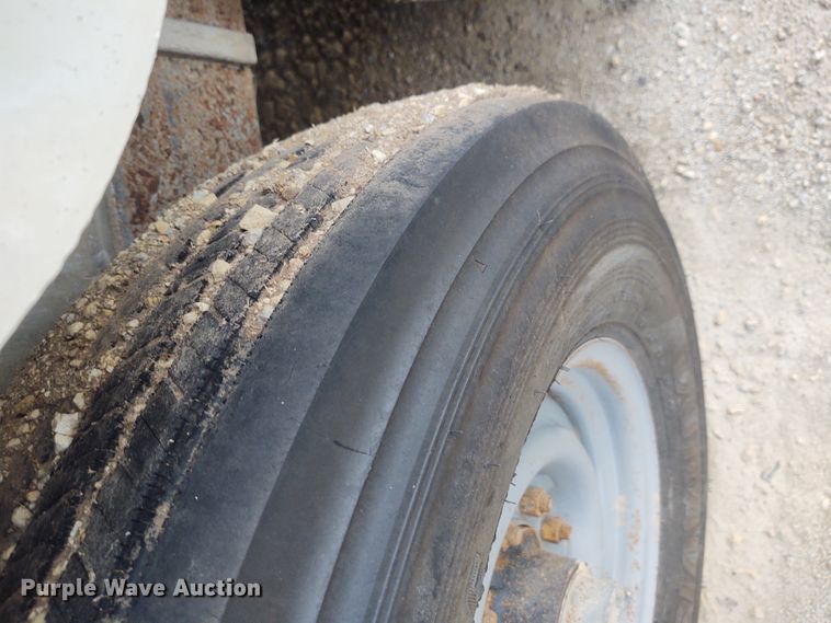 image for item DG3517 2015 Elite  livestock trailer