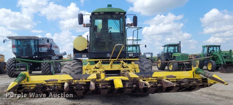 image for item DG3518 1998 John Deere 6950  forage harvester