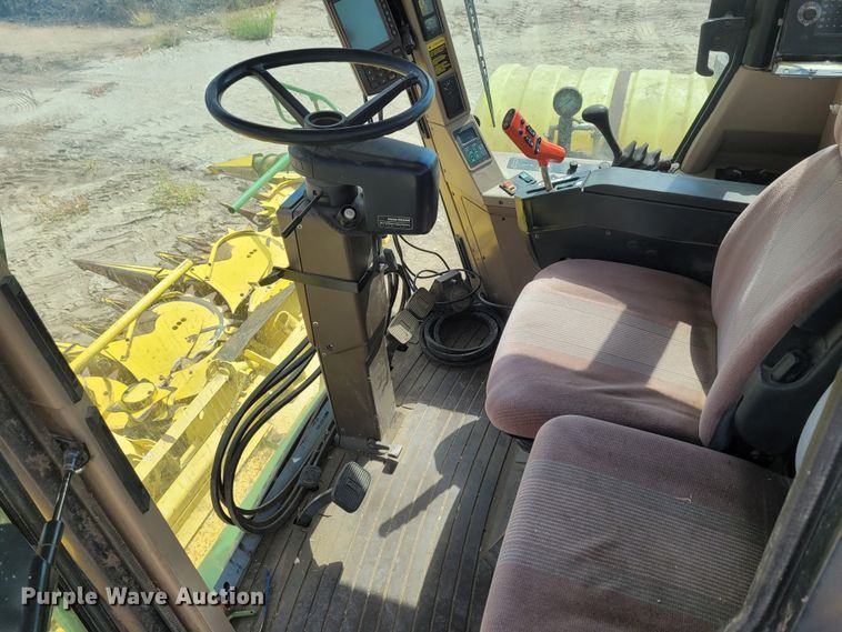 image for item DG3518 1998 John Deere 6950  forage harvester