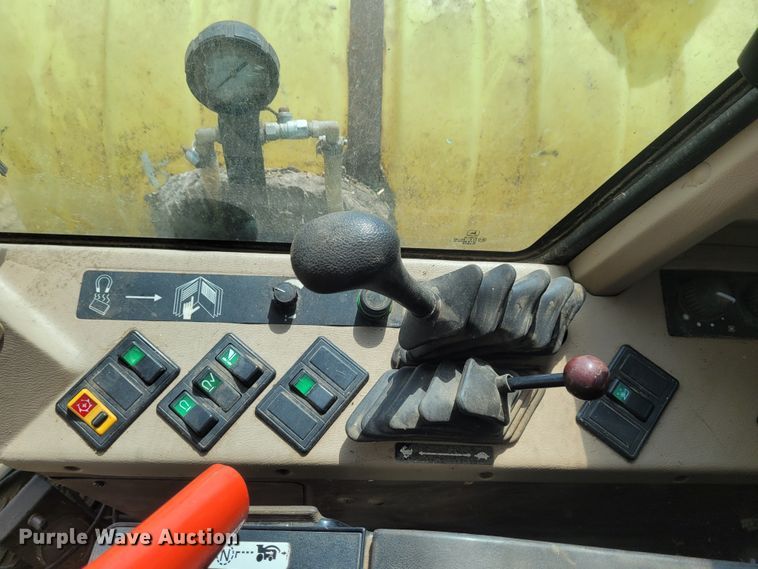 image for item DG3518 1998 John Deere 6950  forage harvester