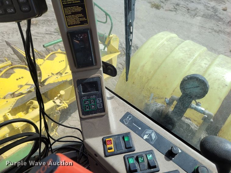 image for item DG3518 1998 John Deere 6950  forage harvester