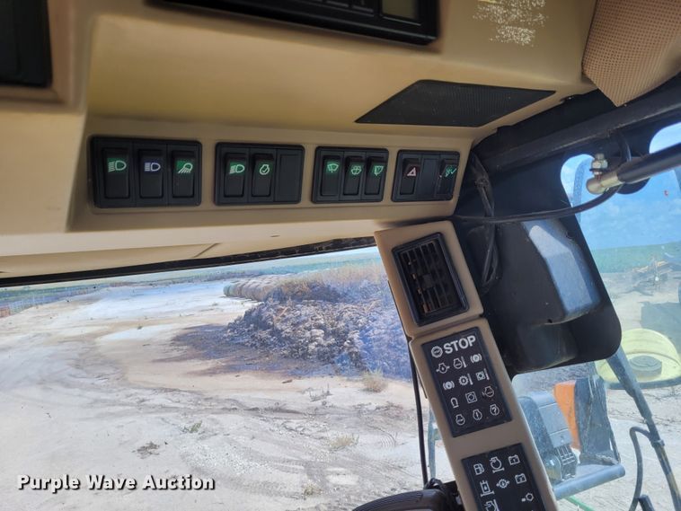 image for item DG3518 1998 John Deere 6950  forage harvester