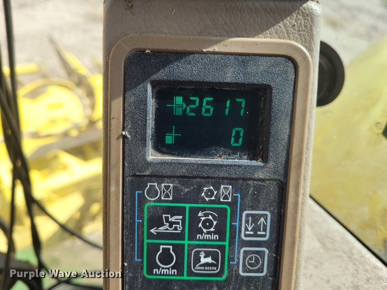 image for item DG3518 1998 John Deere 6950  forage harvester