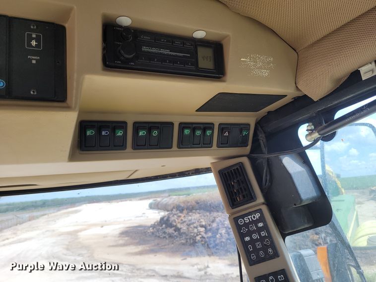 image for item DG3518 1998 John Deere 6950  forage harvester