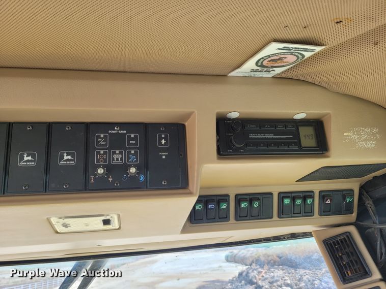 image for item DG3518 1998 John Deere 6950  forage harvester