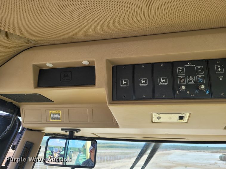 image for item DG3518 1998 John Deere 6950  forage harvester