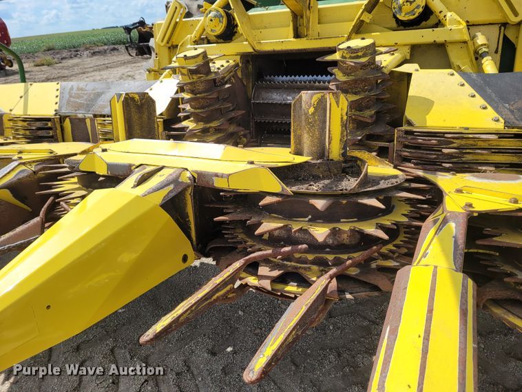 image for item DG3518 1998 John Deere 6950  forage harvester