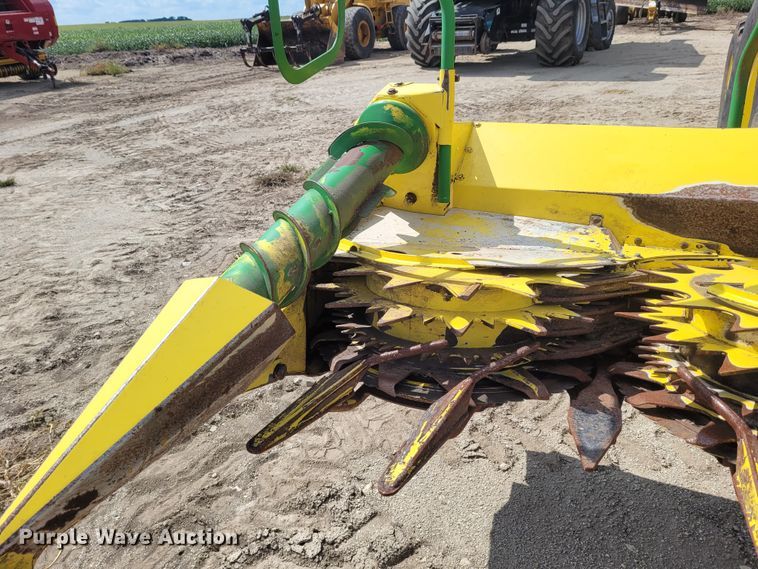 image for item DG3518 1998 John Deere 6950  forage harvester