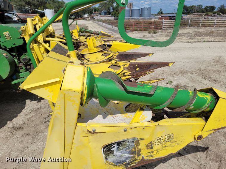 image for item DG3518 1998 John Deere 6950  forage harvester