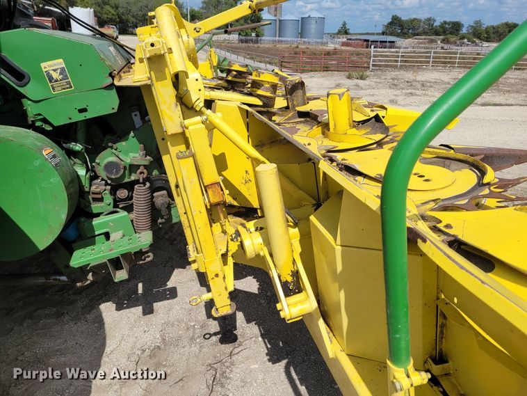 image for item DG3518 1998 John Deere 6950  forage harvester