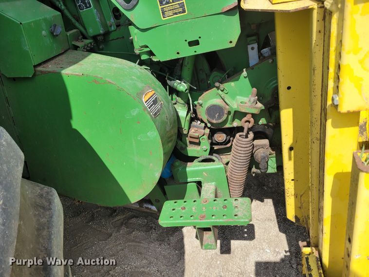 image for item DG3518 1998 John Deere 6950  forage harvester