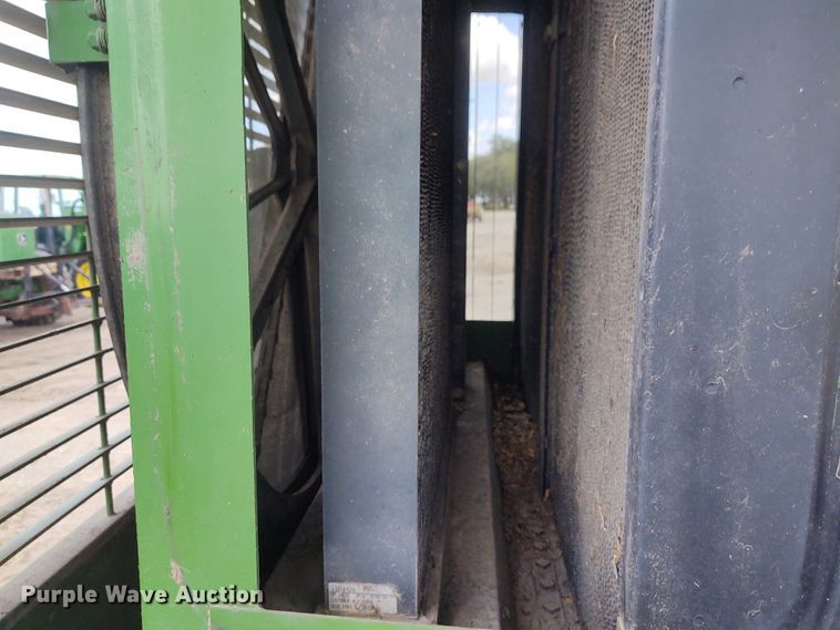 image for item DG3518 1998 John Deere 6950  forage harvester