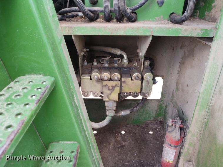 image for item DG3518 1998 John Deere 6950  forage harvester