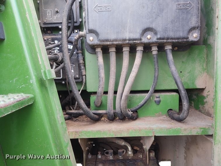 image for item DG3518 1998 John Deere 6950  forage harvester