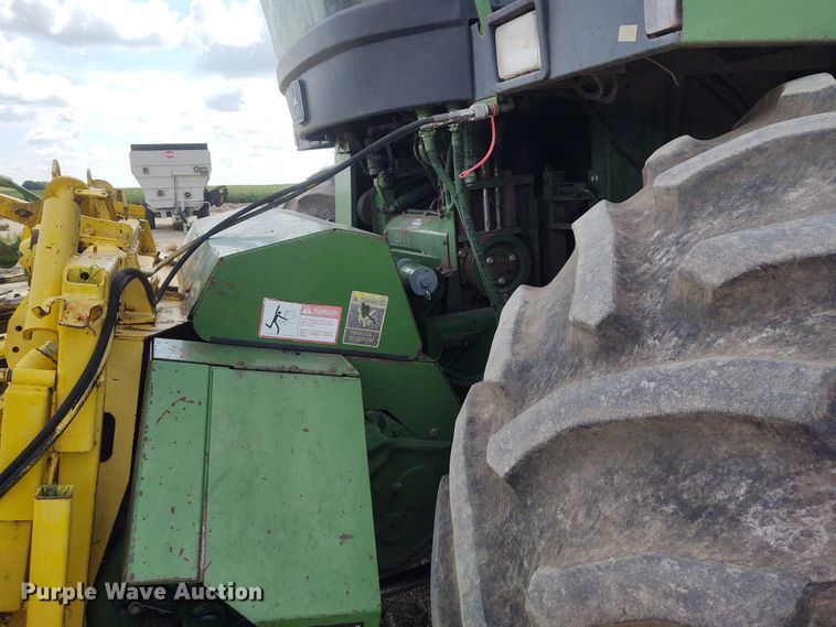 image for item DG3518 1998 John Deere 6950  forage harvester