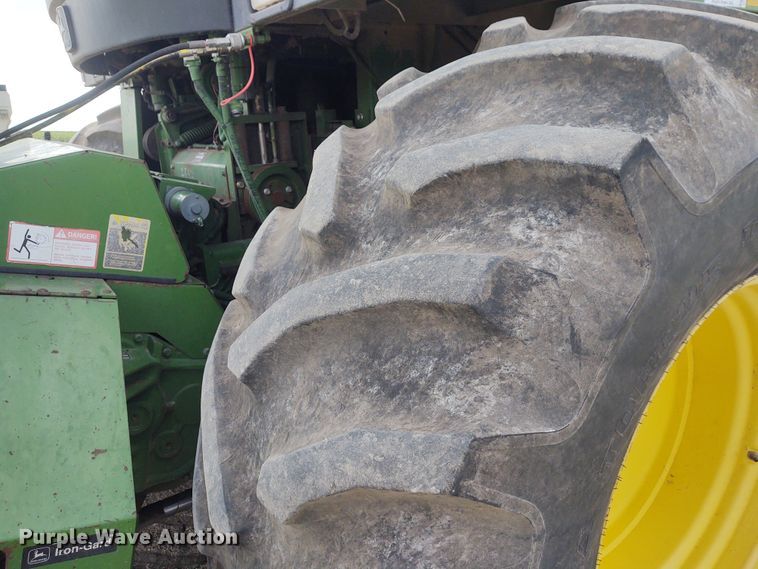 image for item DG3518 1998 John Deere 6950  forage harvester