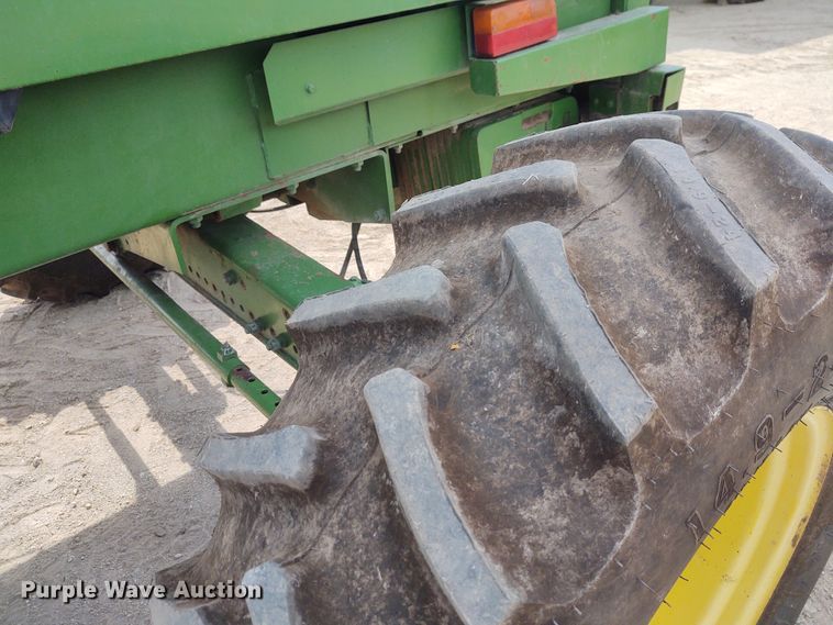 image for item DG3518 1998 John Deere 6950  forage harvester