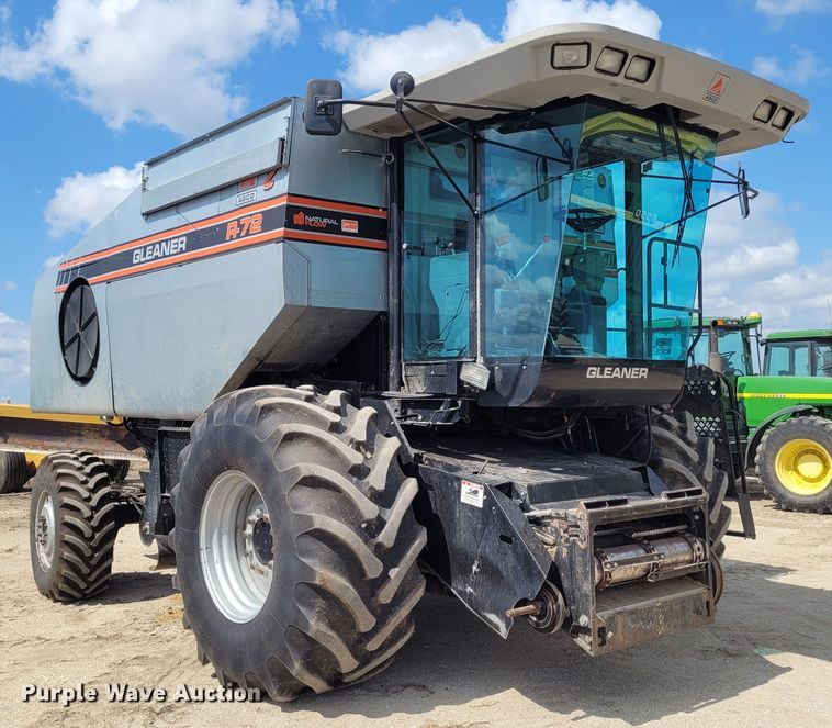 image for item DG3519 1997 Gleaner R72  RWA combine