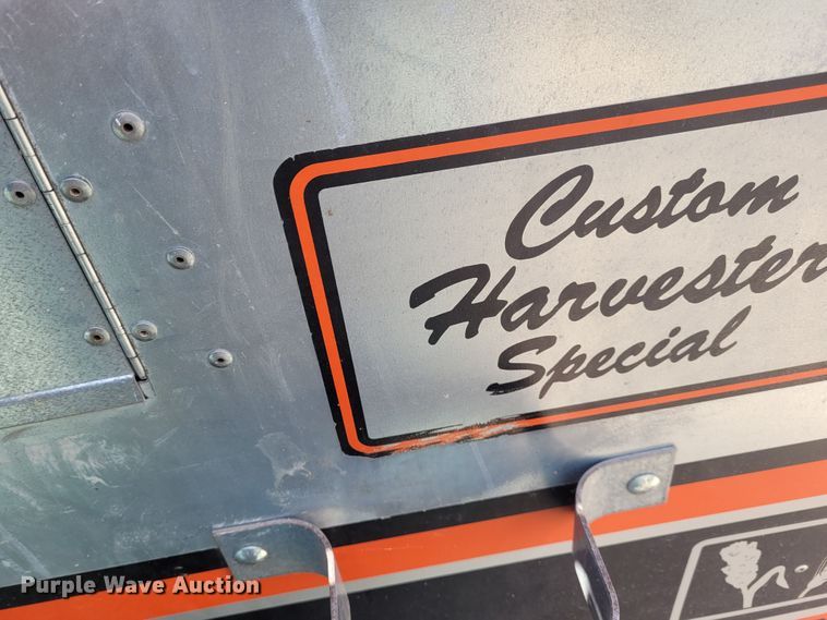 image for item DG3519 1997 Gleaner R72  RWA combine