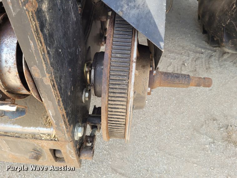 image for item DG3519 1997 Gleaner R72  RWA combine