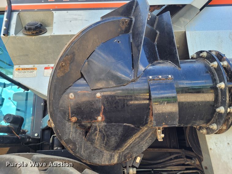 image for item DG3519 1997 Gleaner R72  RWA combine