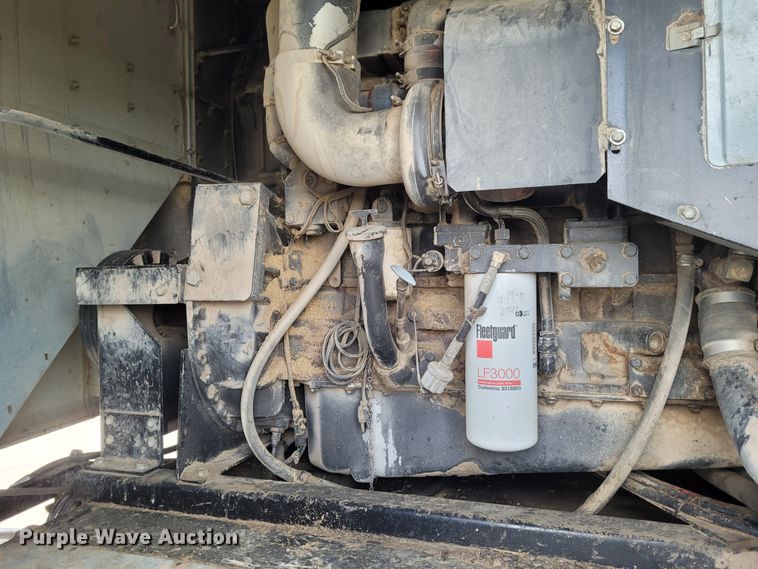 image for item DG3519 1997 Gleaner R72  RWA combine