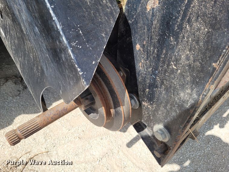 image for item DG3519 1997 Gleaner R72  RWA combine