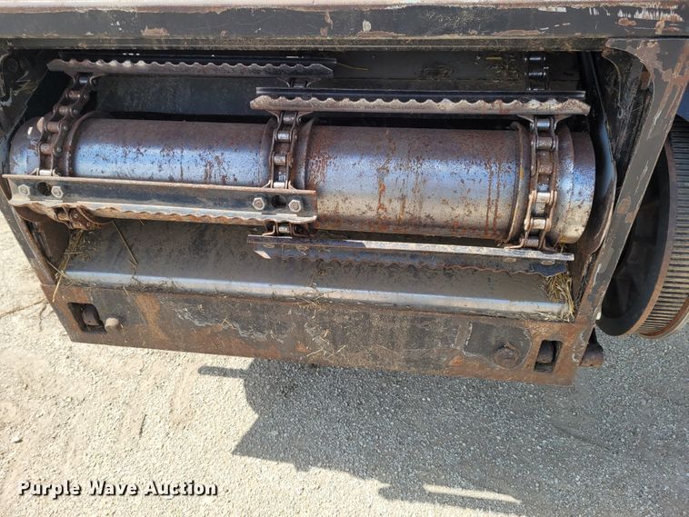 image for item DG3519 1997 Gleaner R72  RWA combine