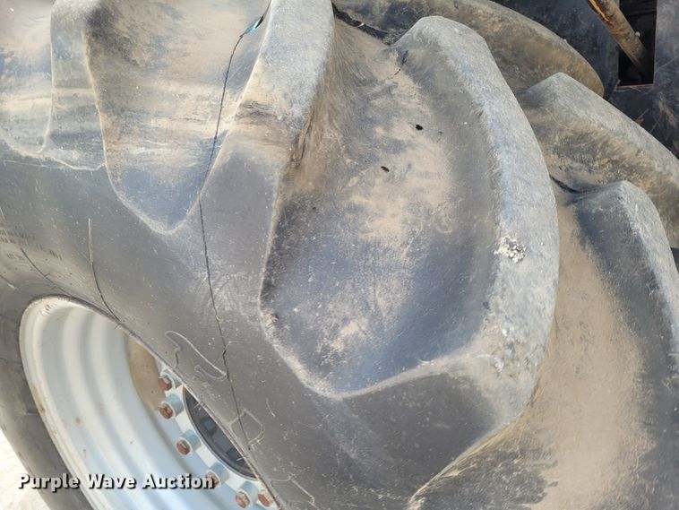 image for item DG3519 1997 Gleaner R72  RWA combine