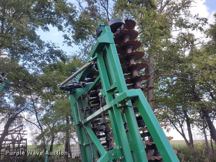 image for item DG3522 2015 Great Plains 3000 Turbo Max  vertical tillage