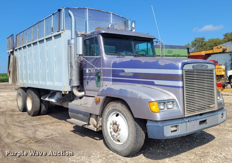 image for item DG3523 1992 Freightliner FLD120  silage truck